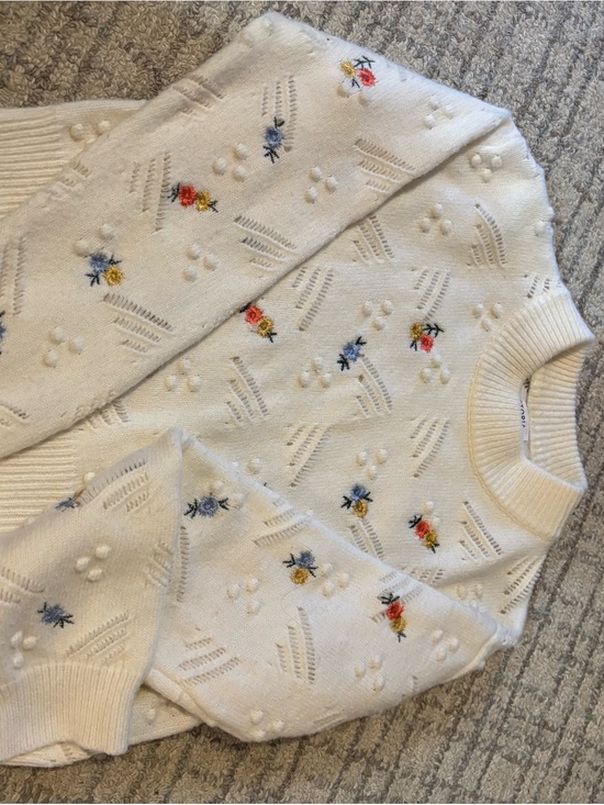 Storia Sweaters - Storia Cream Knit Sweater with Multicolor Floral Embroidery